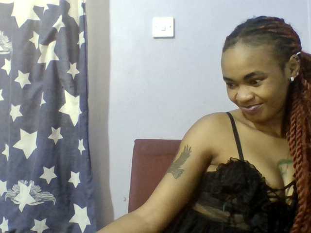 Prettie-brownskin live webcam show