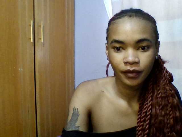 Prettie-brownskin live cam on BongaCams