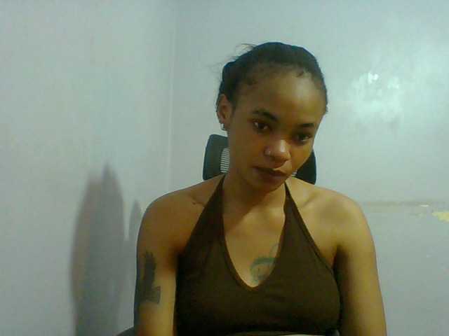 Prettie-brownskin live cam on BongaCams