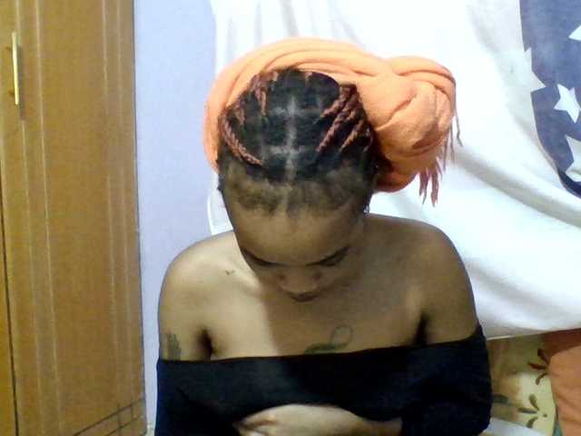 Prettie-brownskin live webcam show