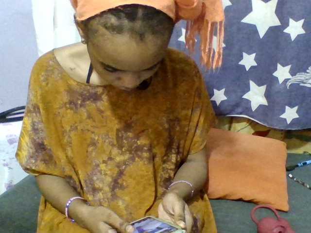 Prettie-brownskin live cam on BongaCams