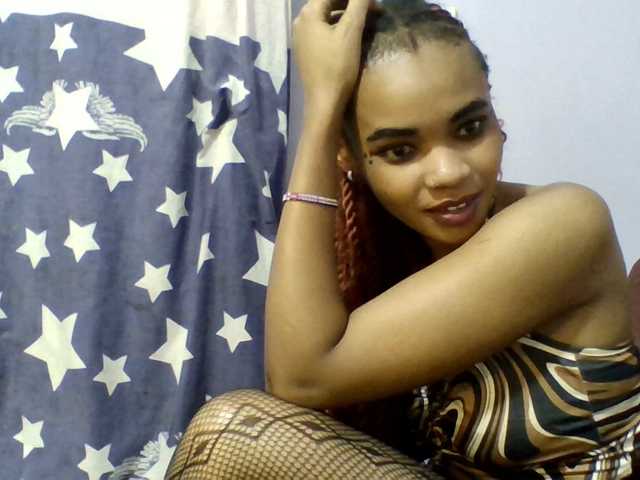 Prettie-brownskin live cam on BongaCams