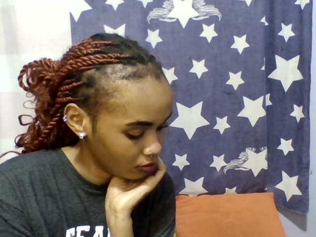 Prettie-brownskin live cam on BongaCams