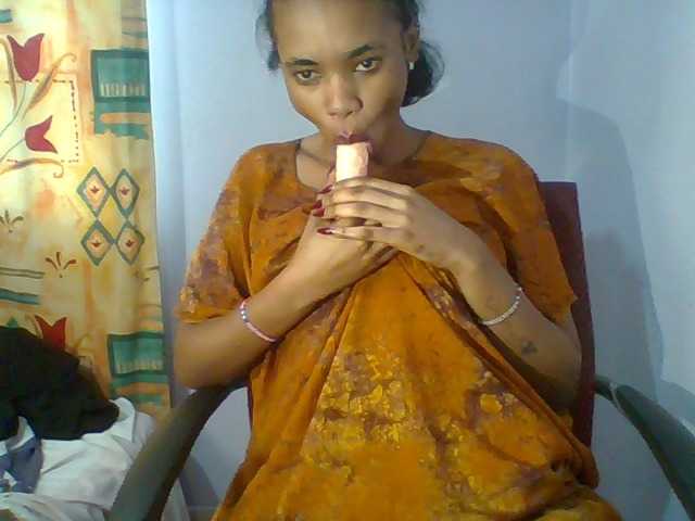 Prettie-brownskin live cam on BongaCams