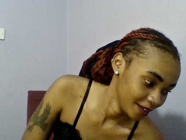 Prettie-brownskin live cam on BongaCams