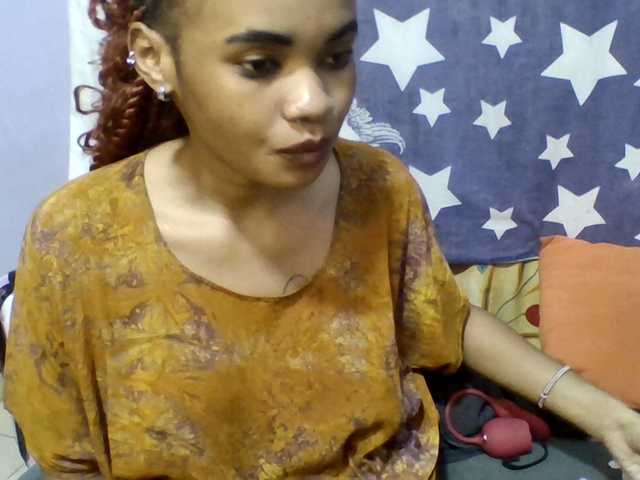 Prettie-brownskin live cam on BongaCams