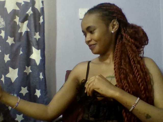 Prettie-brownskin live webcam show