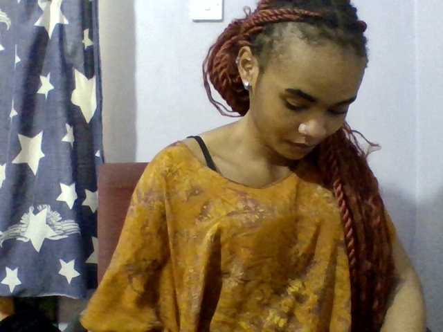 Prettie-brownskin live cam on BongaCams