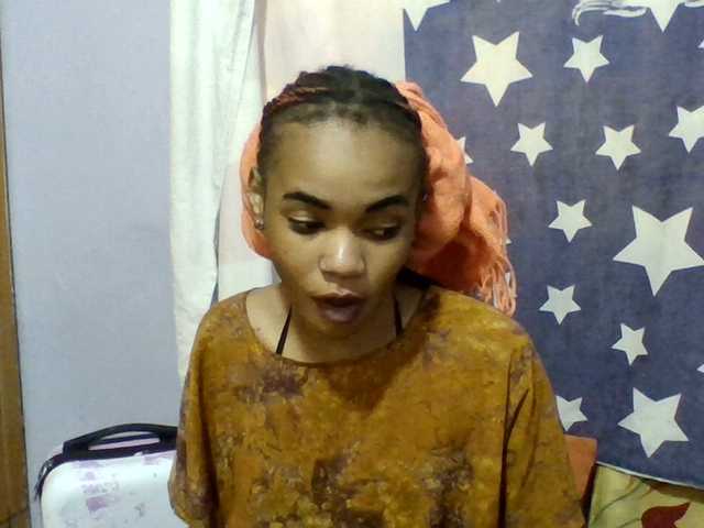 Prettie-brownskin live cam on BongaCams