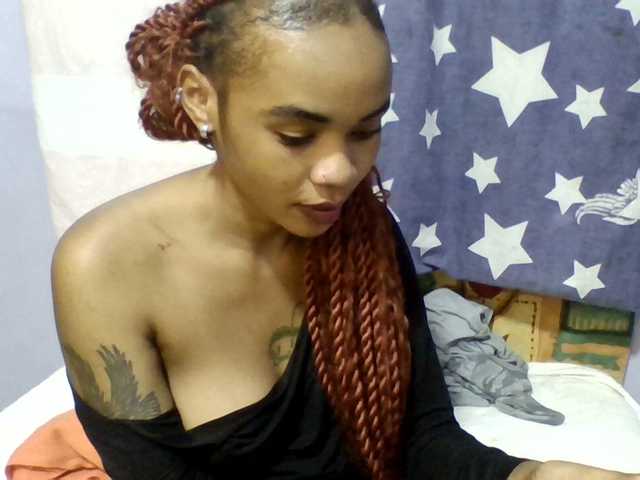Prettie-brownskin live cam on BongaCams