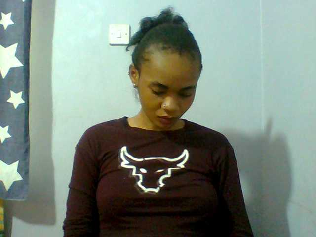 Prettie-brownskin live cam on BongaCams
