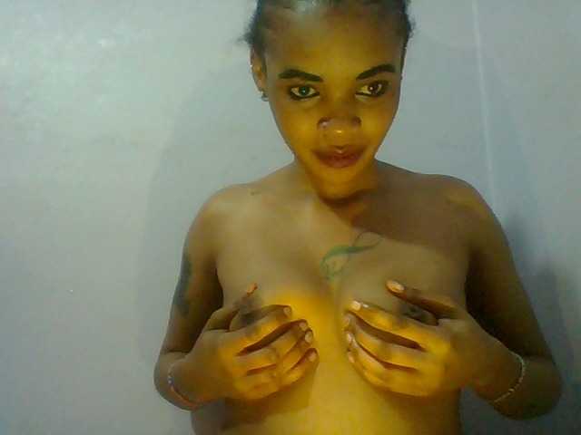 Prettie-brownskin live cam on BongaCams