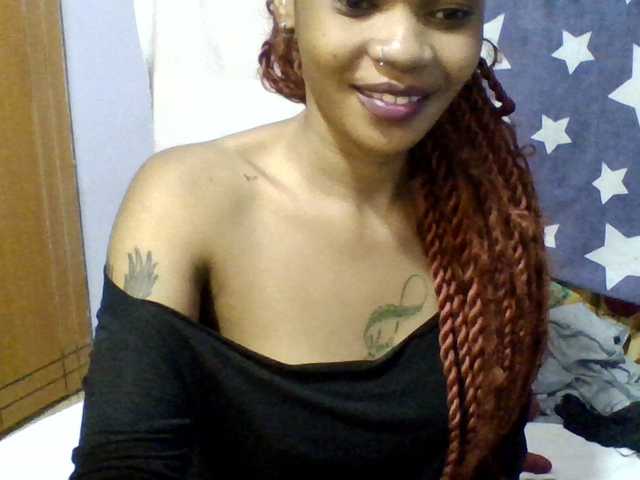 Prettie-brownskin live cam on BongaCams