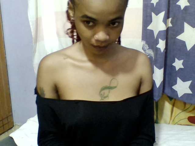 Prettie-brownskin live webcam show