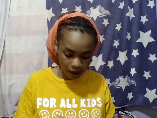 Prettie-brownskin live cam on BongaCams