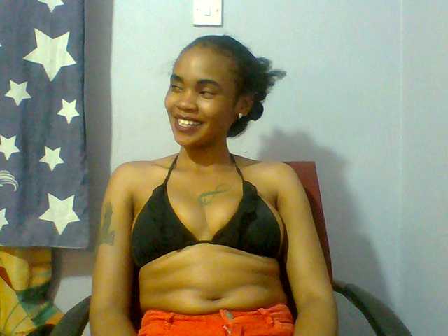 Prettie-brownskin live cam on BongaCams