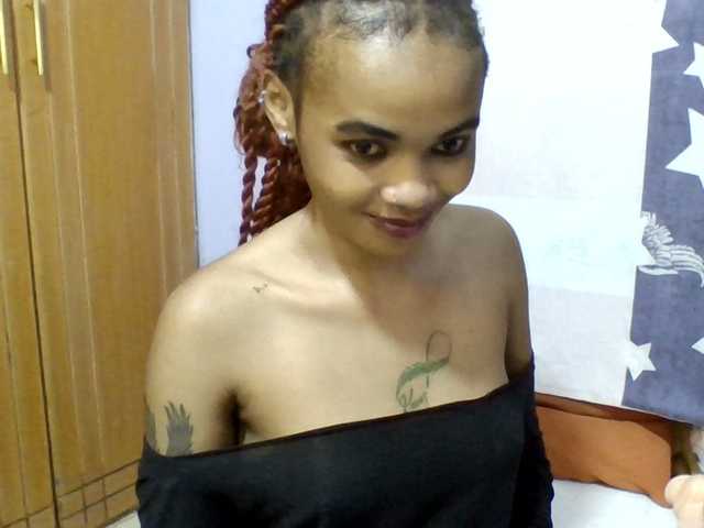 Prettie-brownskin live webcam show