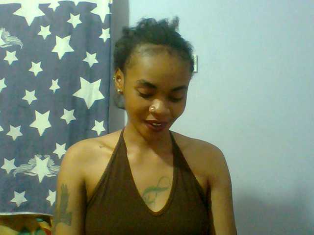 Prettie-brownskin live cam on BongaCams