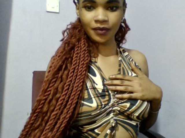 Prettie-brownskin live cam on BongaCams