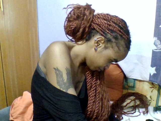 Prettie-brownskin live cam on BongaCams