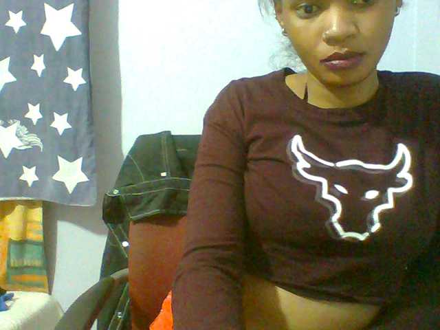 Prettie-brownskin live cam on BongaCams