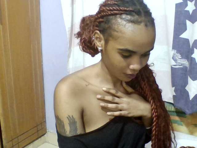 Prettie-brownskin live cam on BongaCams