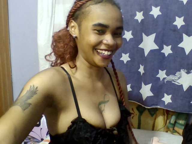 Prettie-brownskin live cam on BongaCams