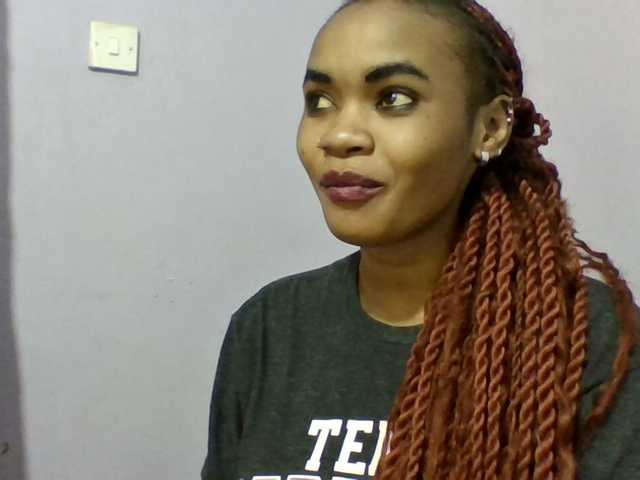 Prettie-brownskin live cam on BongaCams