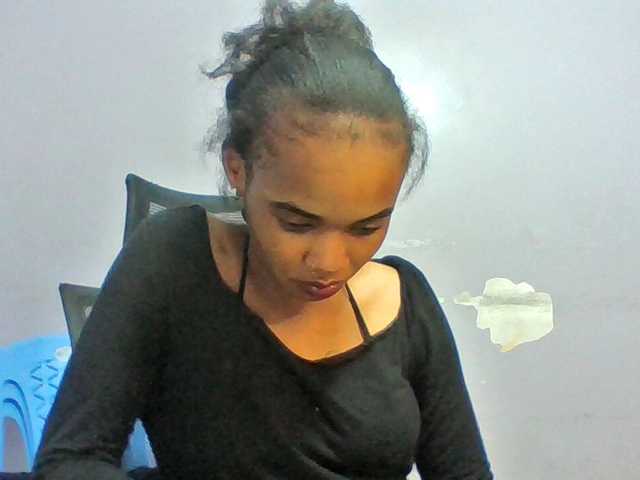 Prettie-brownskin live cam on BongaCams