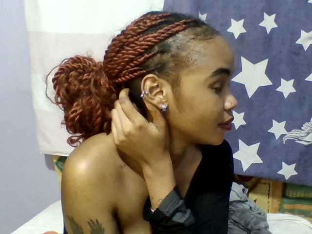 Prettie-brownskin live cam on BongaCams