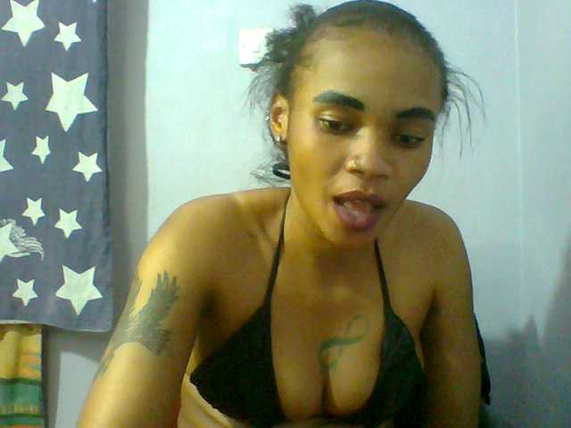 Prettie-brownskin live cam on BongaCams