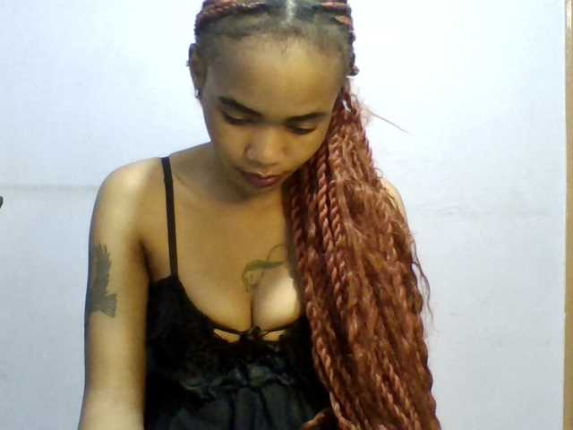 Prettie-brownskin live cam on BongaCams