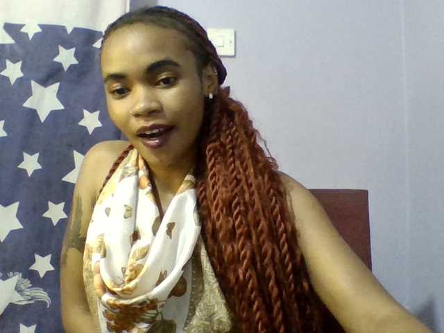 Prettie-brownskin live cam on BongaCams