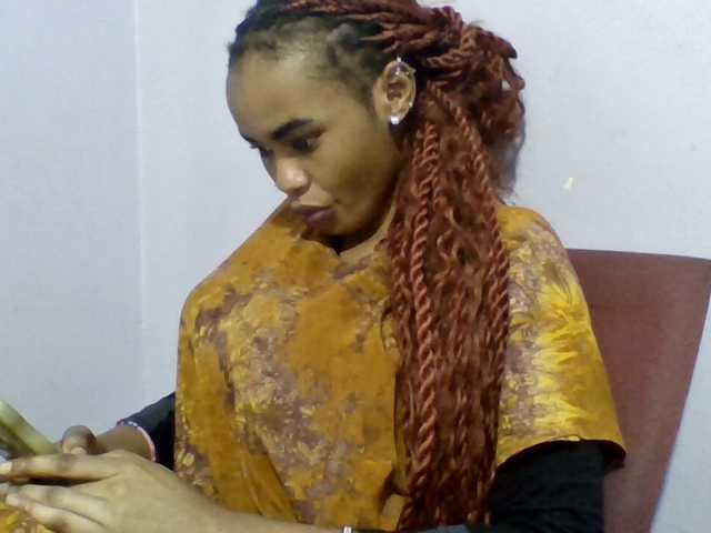 Prettie-brownskin live cam on BongaCams