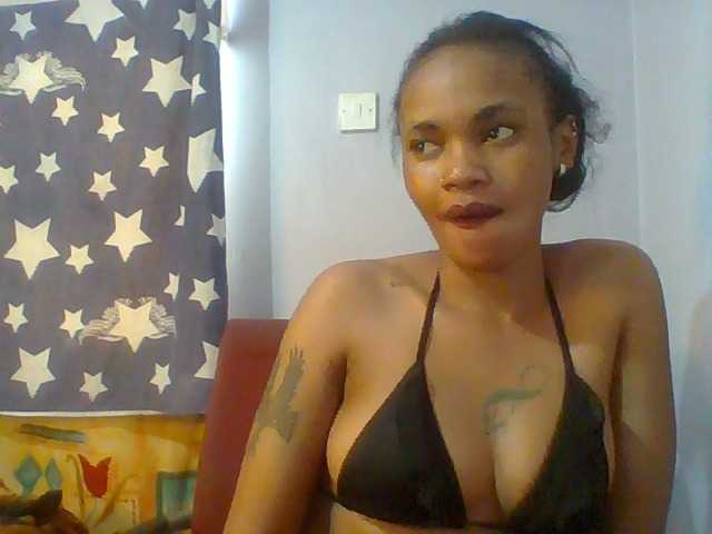 Prettie-brownskin live cam on BongaCams