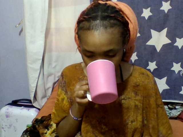 Prettie-brownskin live cam on BongaCams