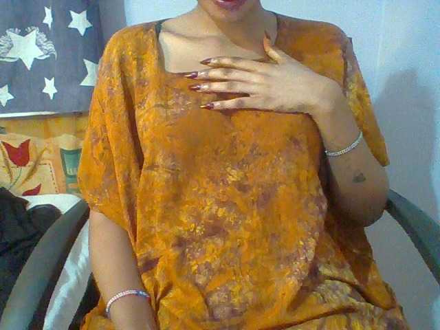 Prettie-brownskin live cam on BongaCams