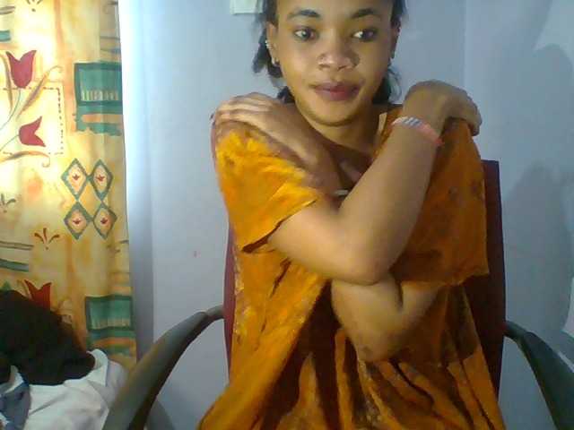Prettie-brownskin live cam on BongaCams