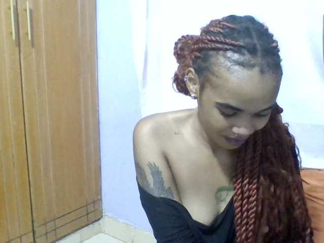 Prettie-brownskin live cam on BongaCams