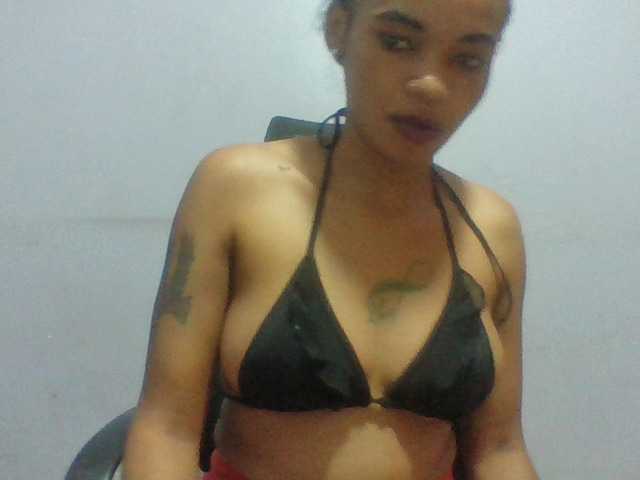 Prettie-brownskin live cam on BongaCams