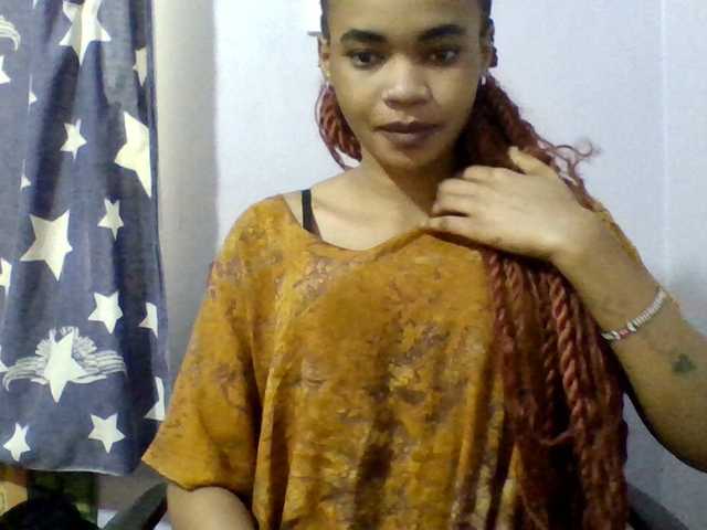 Prettie-brownskin live webcam show