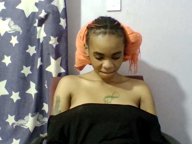 Prettie-brownskin live cam on BongaCams