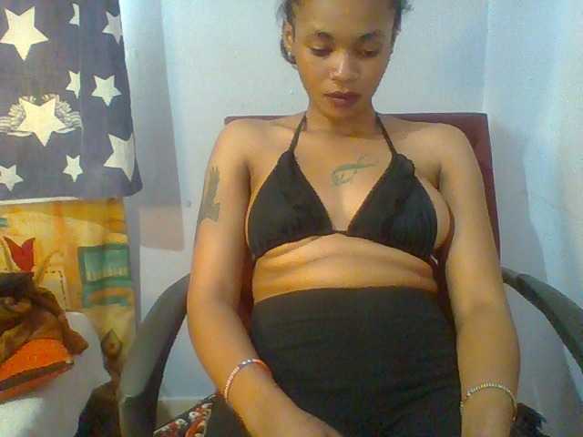 Prettie-brownskin live cam on BongaCams