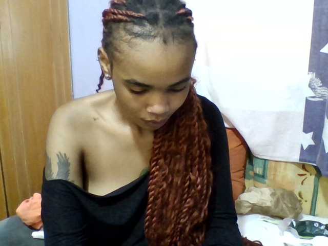 Prettie-brownskin live webcam show