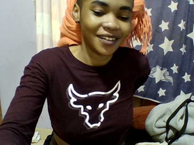Prettie-brownskin live webcam show