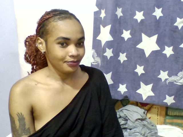 Prettie-brownskin live webcam show