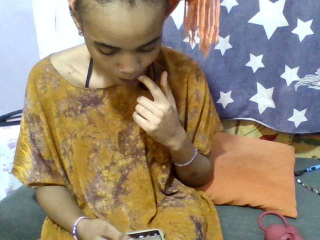 Prettie-brownskin live cam on BongaCams