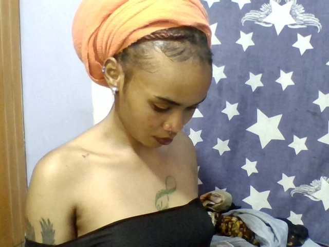 Prettie-brownskin live cam on BongaCams