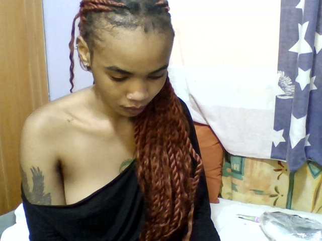 Prettie-brownskin live webcam show
