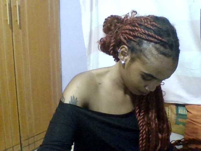 Prettie-brownskin live cam on BongaCams